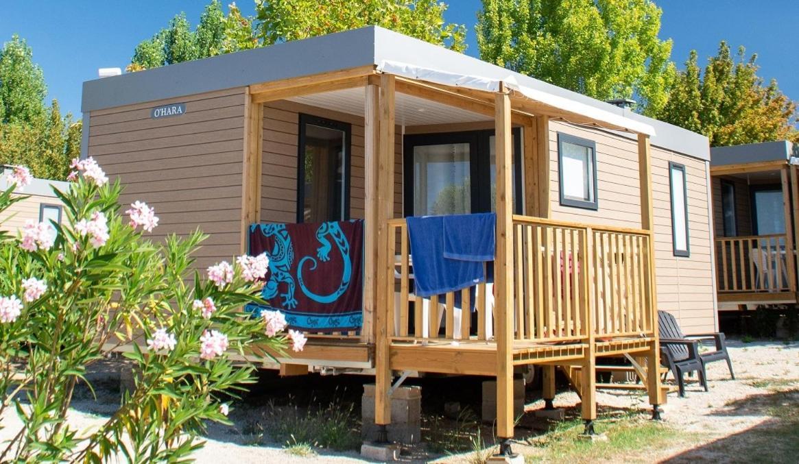 Camping Les Hautes Prairies Лурмарин Экстерьер фото